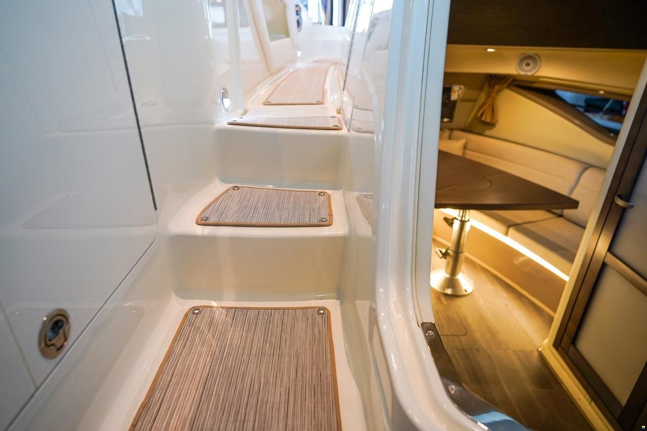 Sea Ray 320 Sundancer