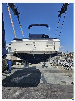 Bertram Yacht 28 flybridge