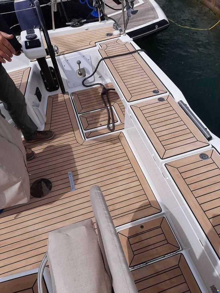 Dufour 430 large