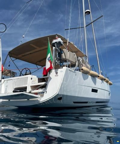 Dufour 430 large