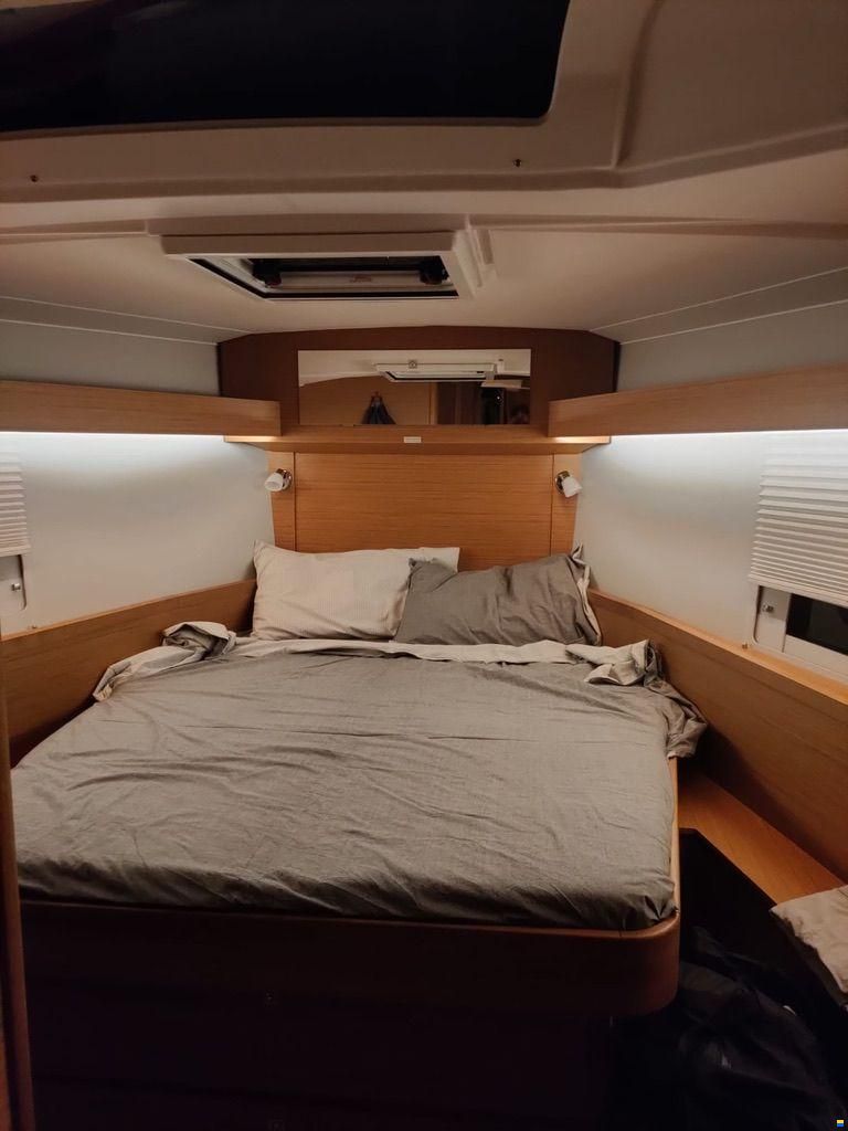 Dufour 430 large