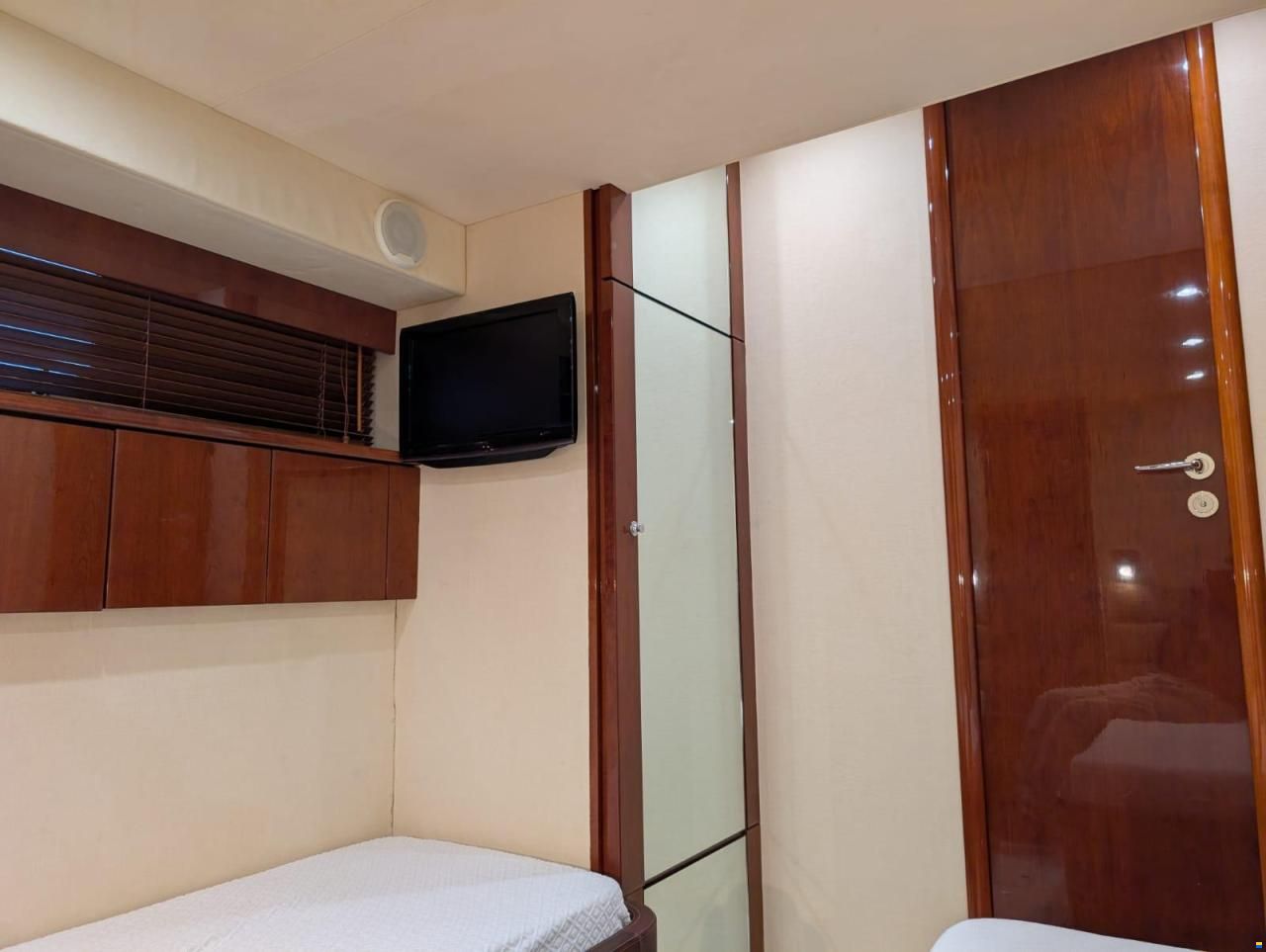 Fairline 68