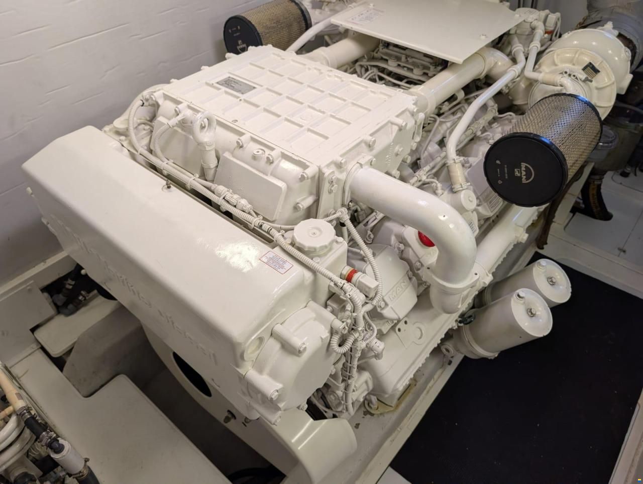 Fairline 68