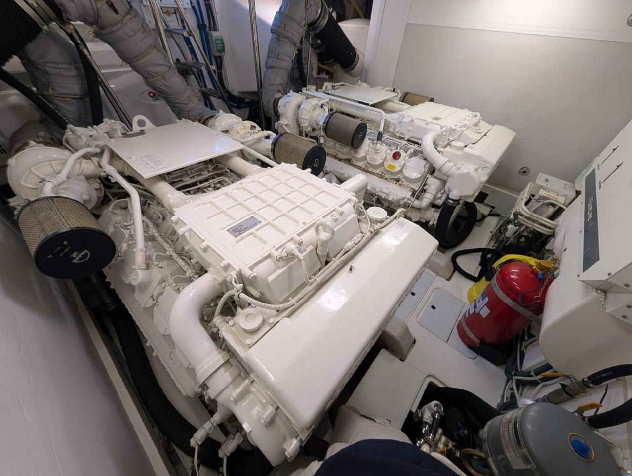 Fairline 68