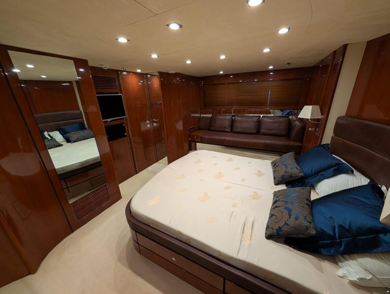 Fairline 68