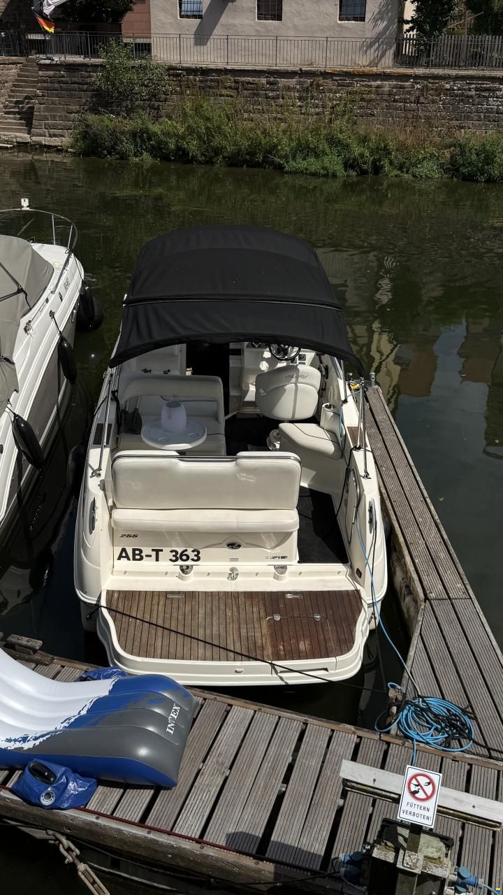 Sea Ray er 255