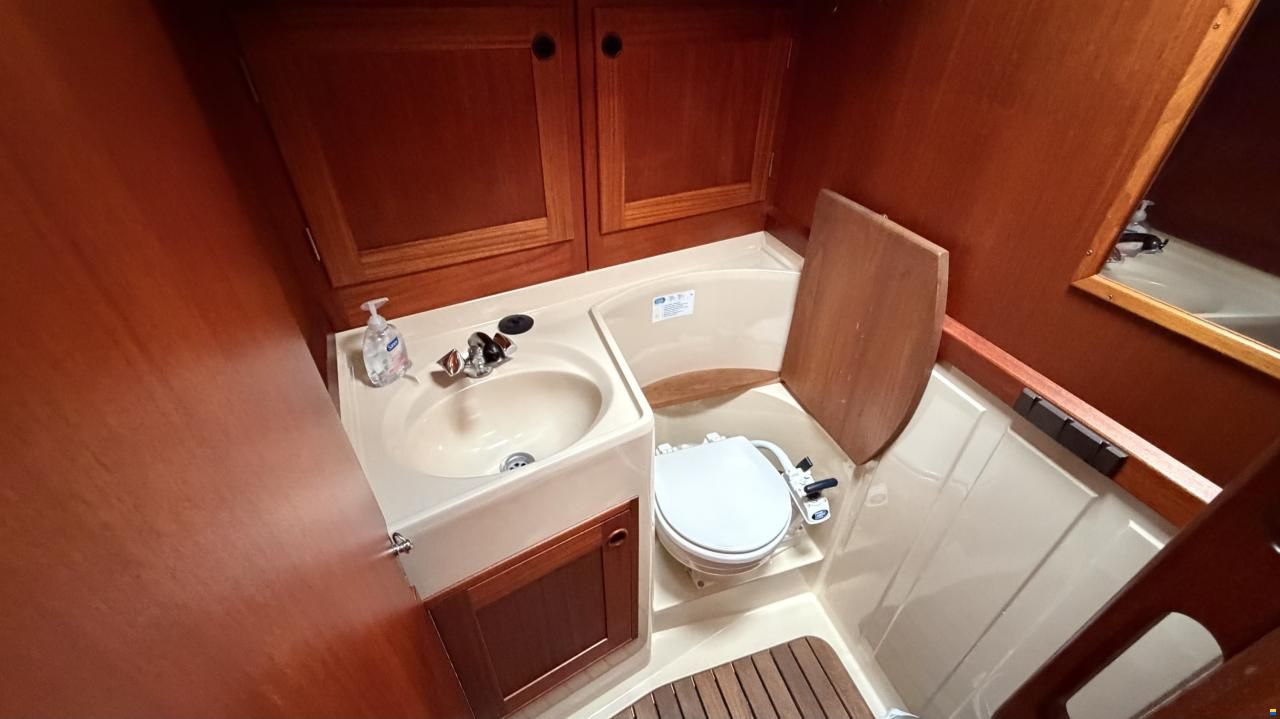 Sweden Yachts 340