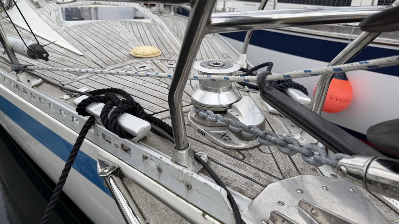 Sweden Yachts 340