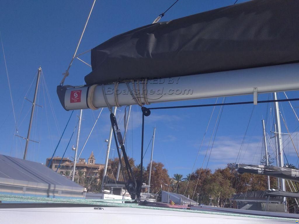 Lagoon 42