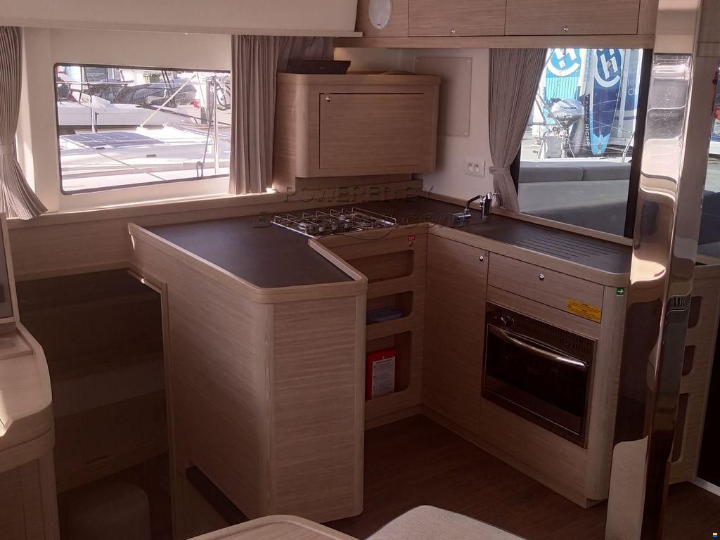 Lagoon 42