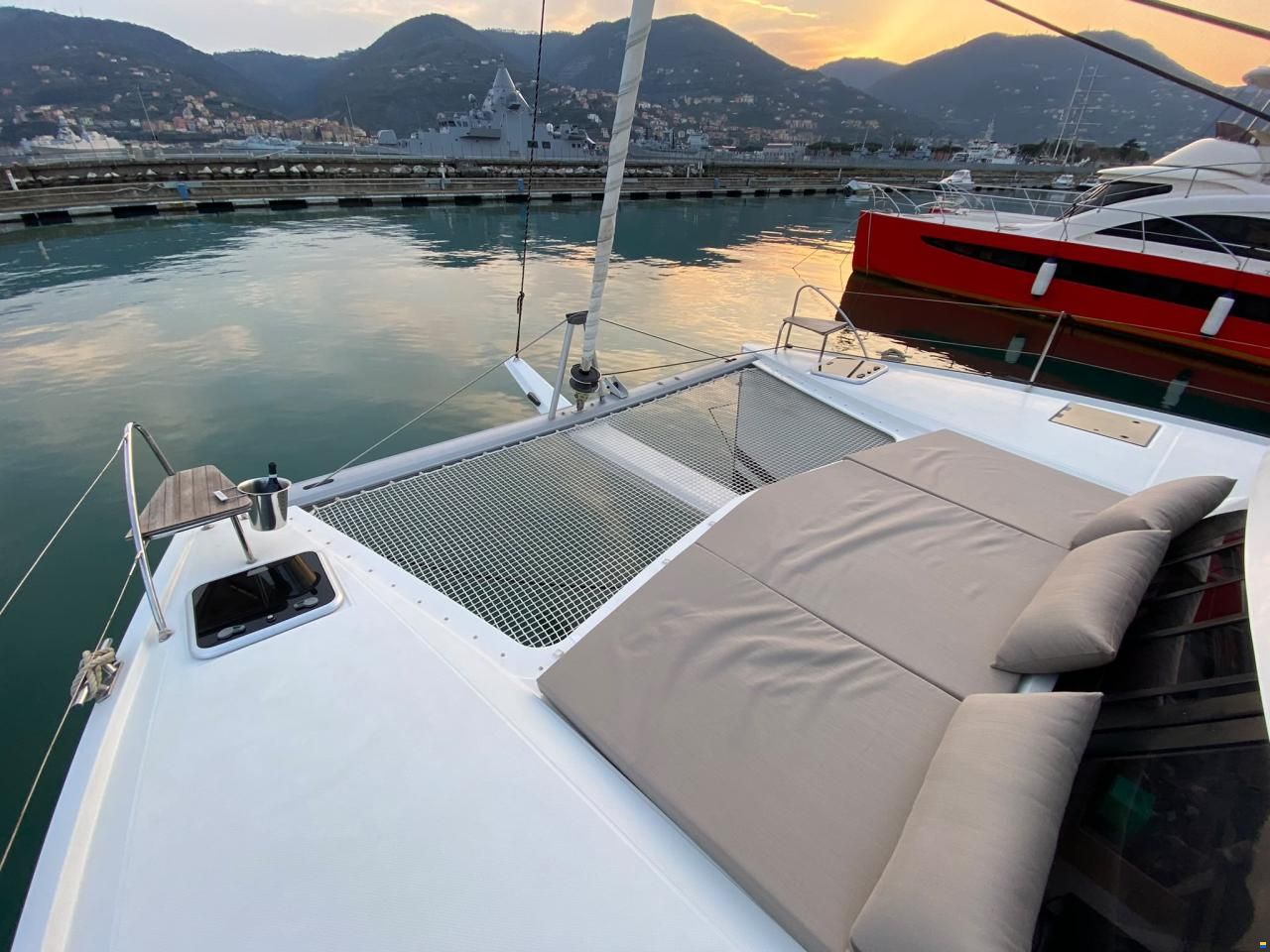 Fountaine Pajot Lucia 40