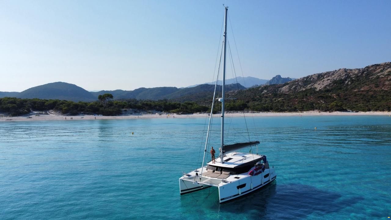 Fountaine Pajot Lucia 40