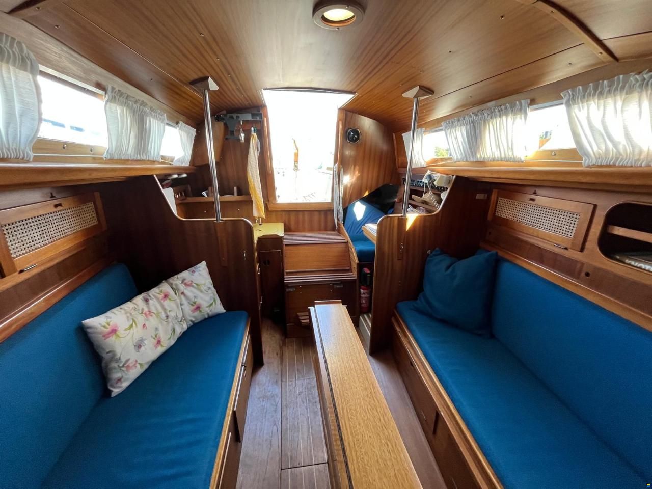 Bianca Commander 31