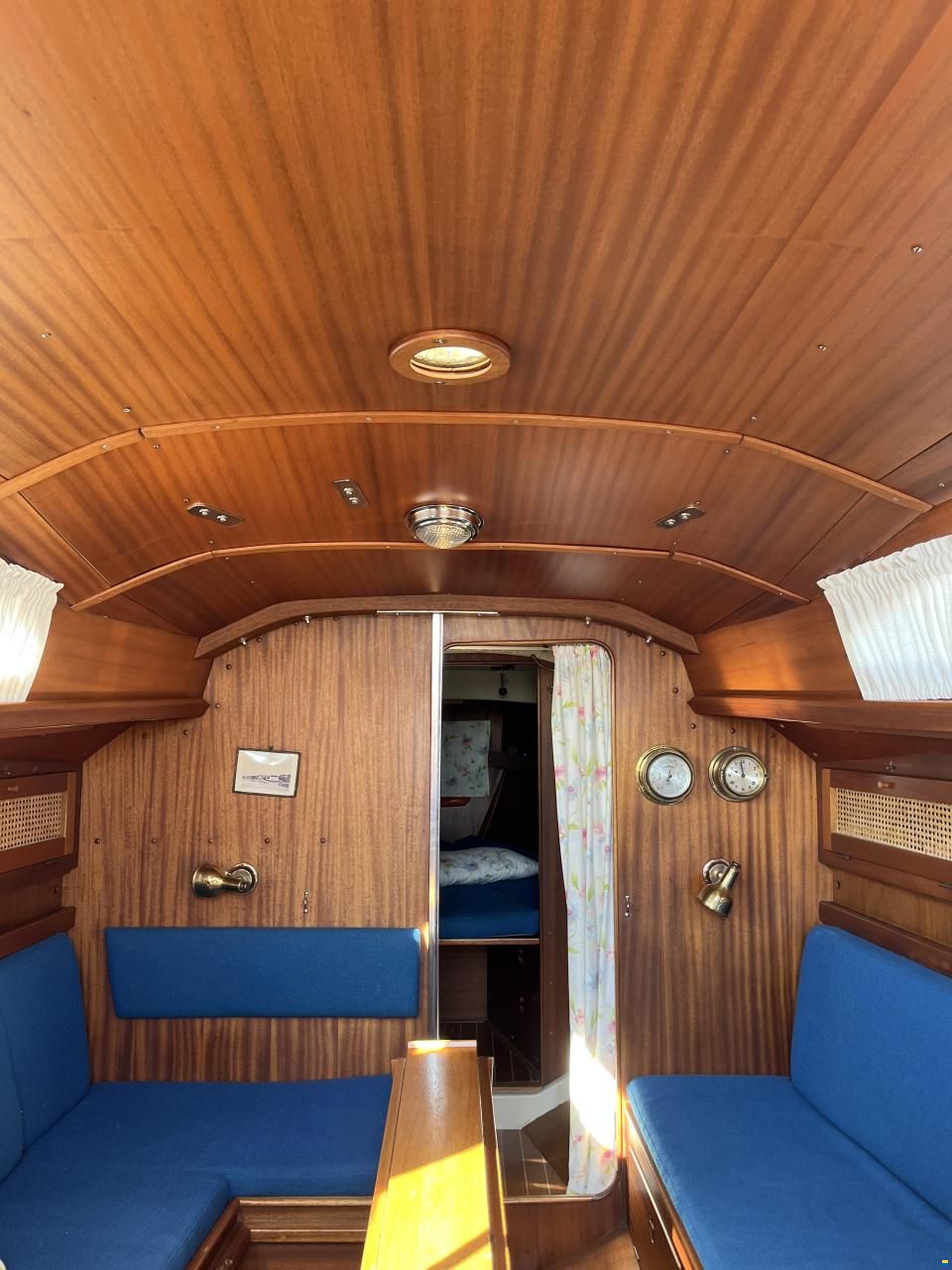 Bianca Commander 31