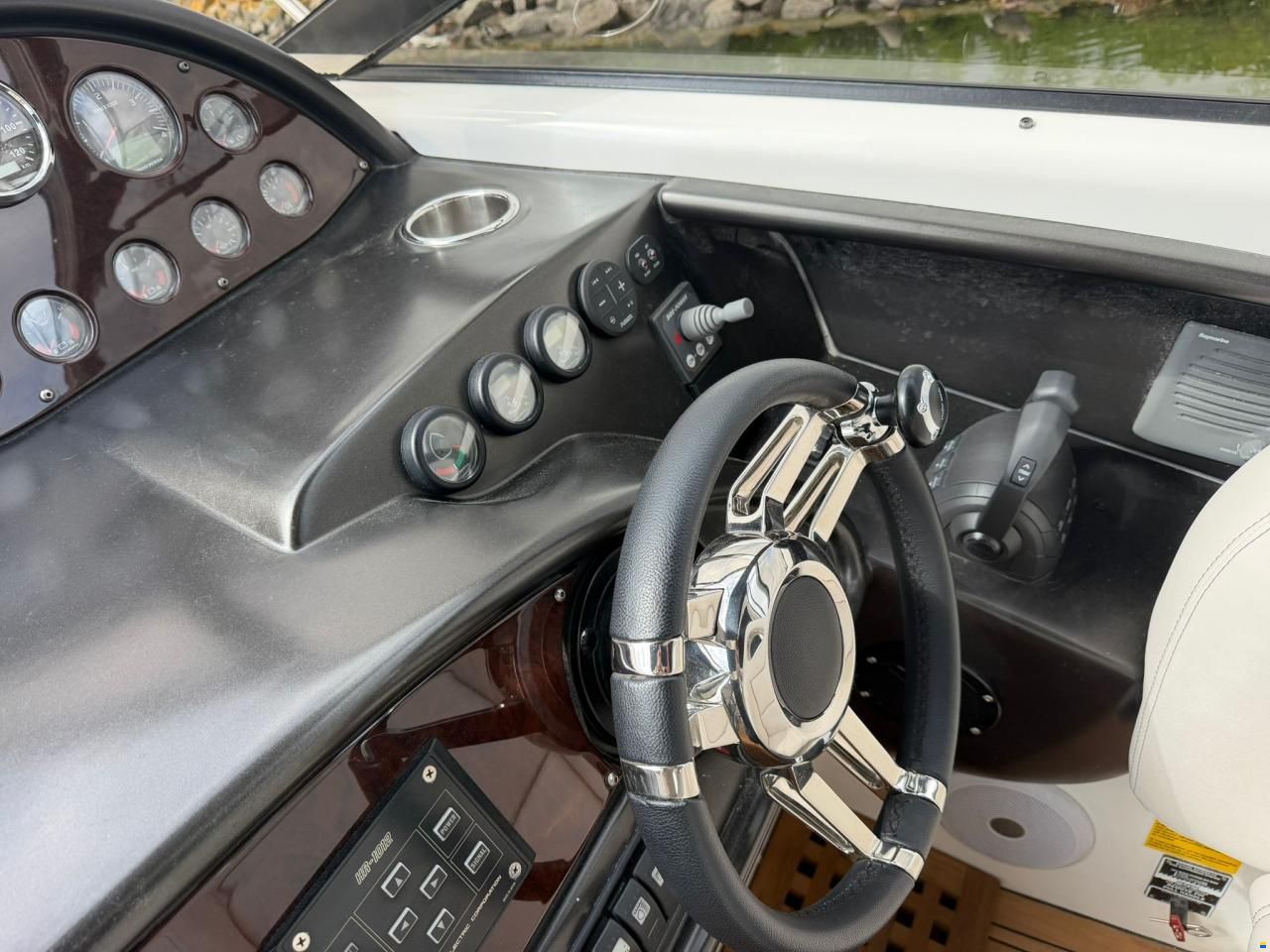 Sunseeker Superhawk 43