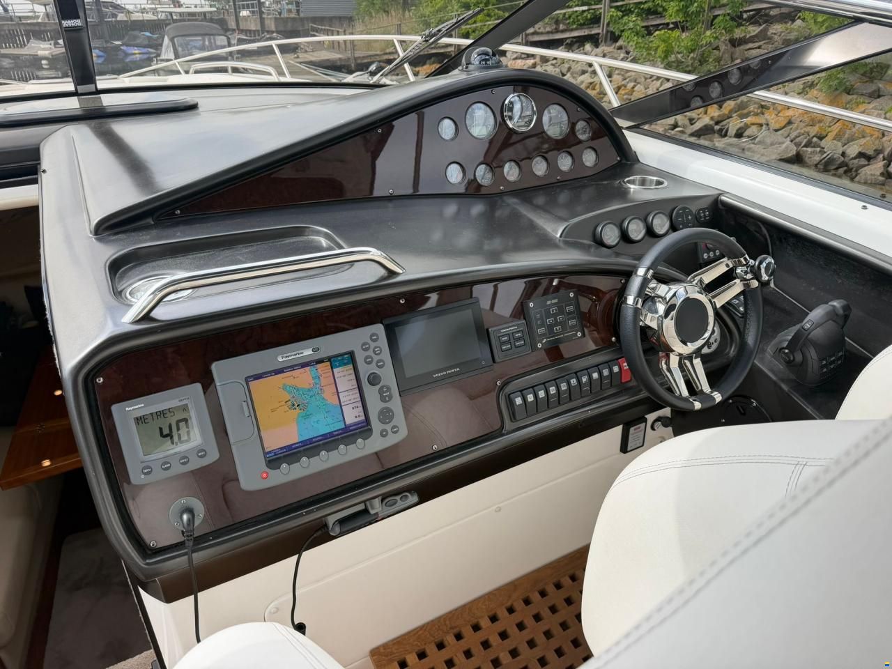 Sunseeker Superhawk 43