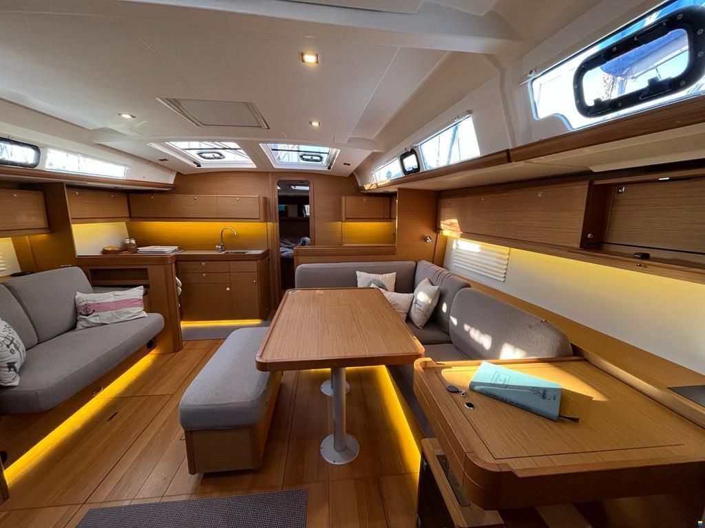 Dufour Grand Large 460