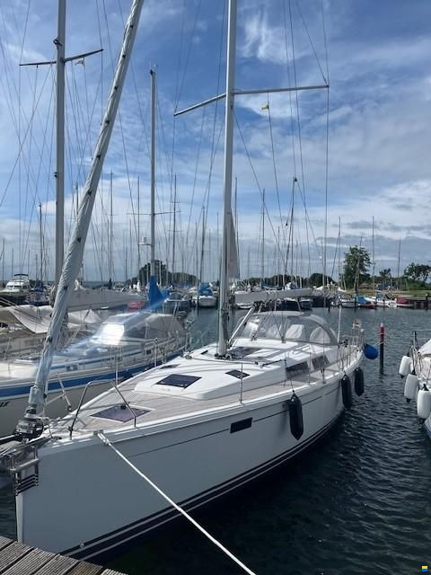 Hanse 415