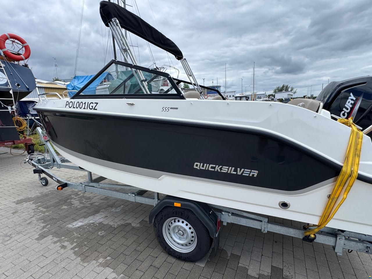 Quicksilver Activ 555