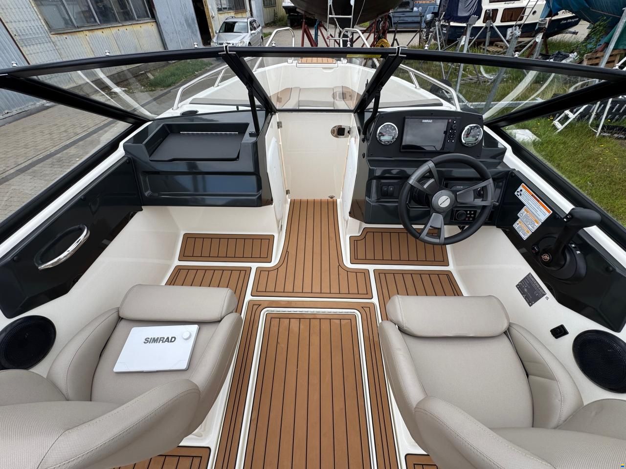 Quicksilver Activ 555