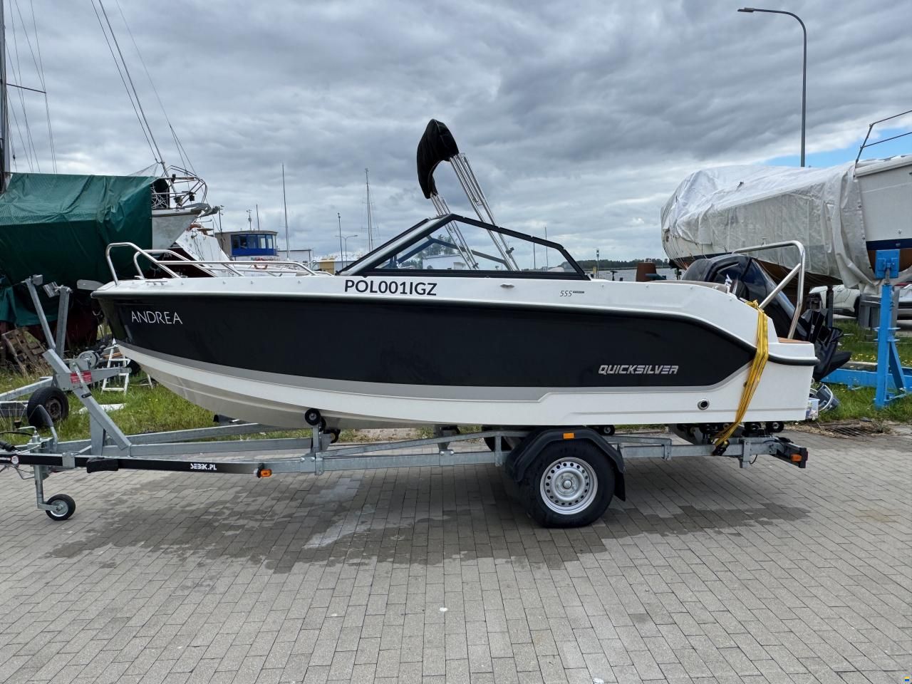 Quicksilver Activ 555