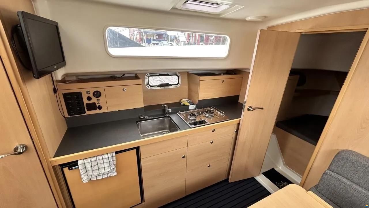 Delphia 800 Escape