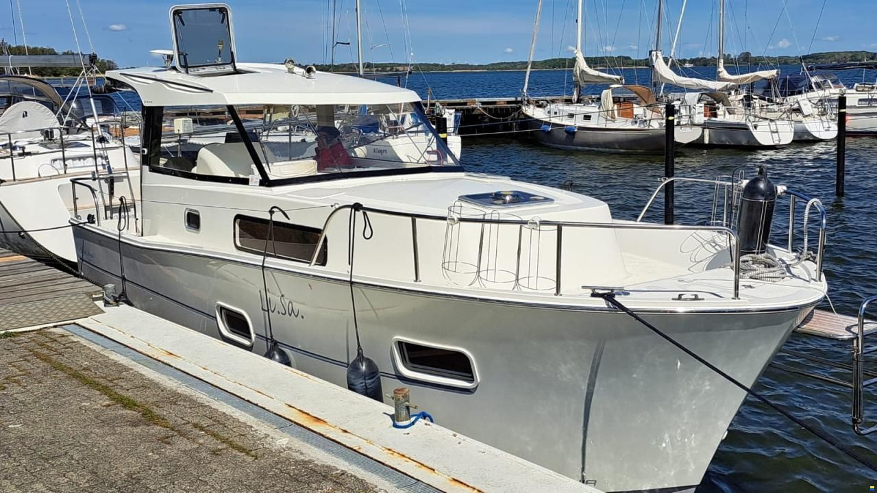 Delphia 800 Escape