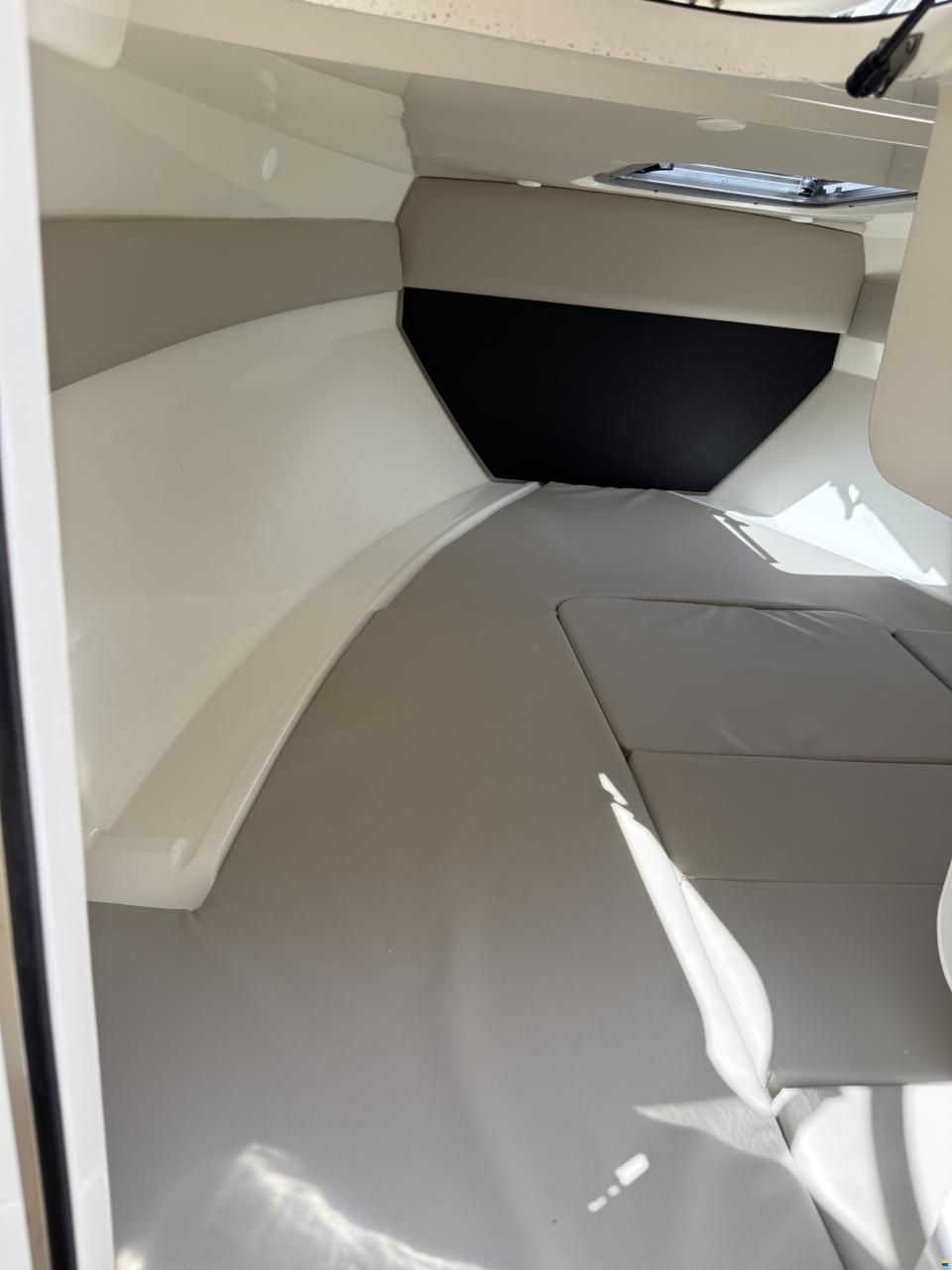 Quicksilver Activ 645 Cabin