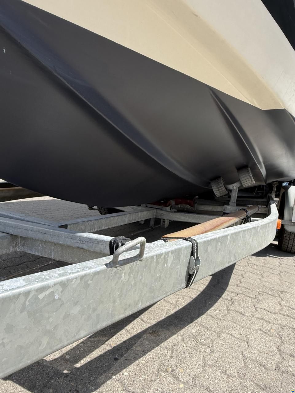 Quicksilver Activ 645 Cabin