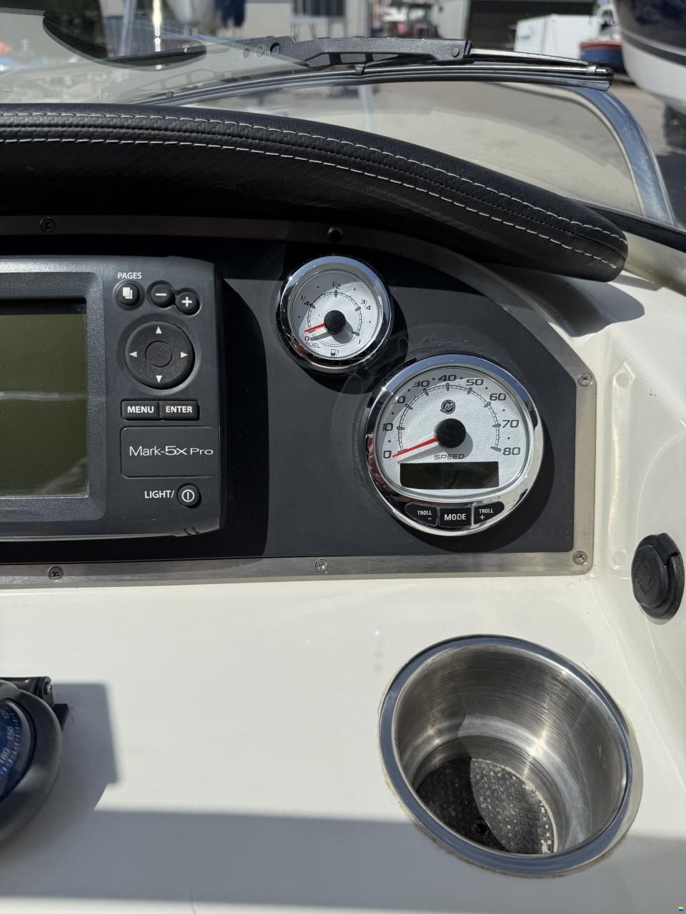 Quicksilver Activ 645 Cabin
