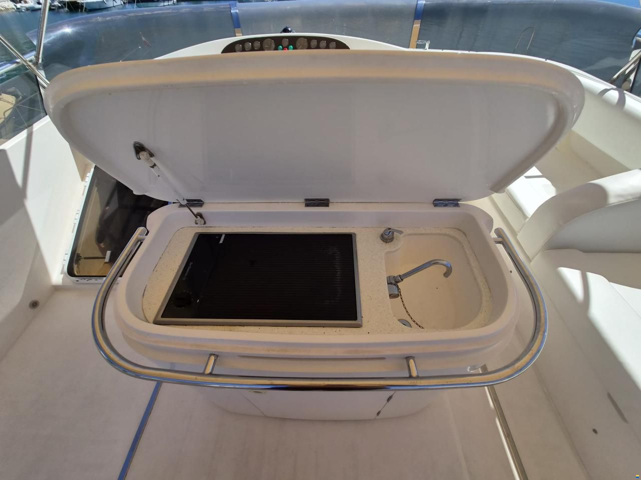 Princess 61