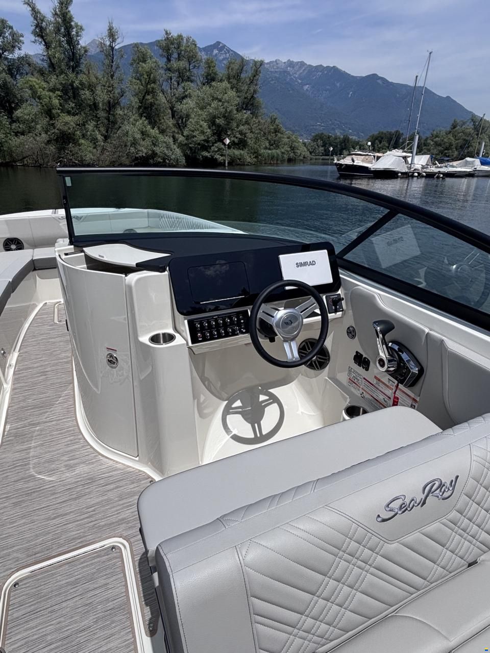 Sea Ray SDX 270 Europe