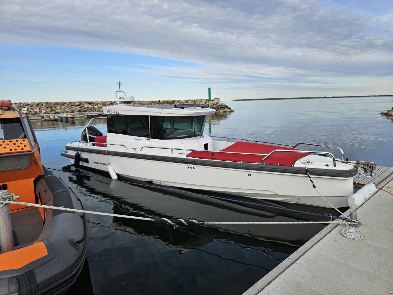 Axopar 28