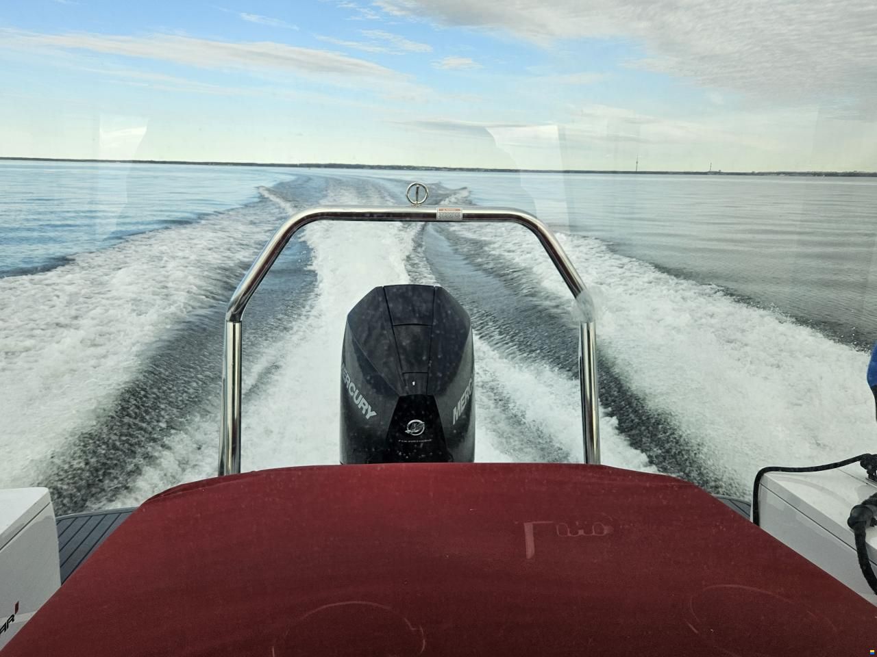 Axopar 28