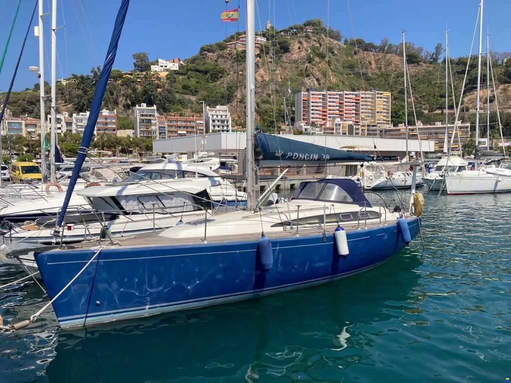 Poncin Diva 38