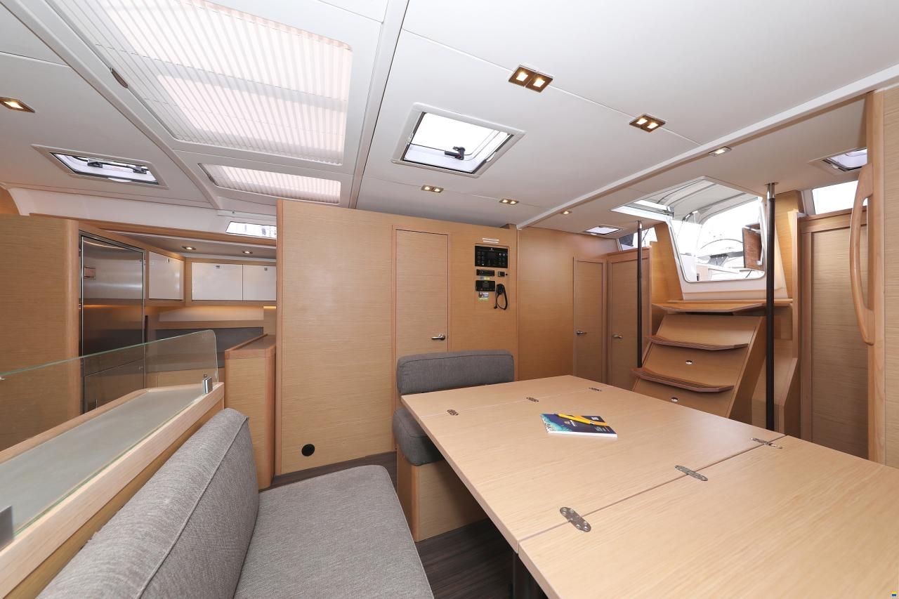Dufour 530
