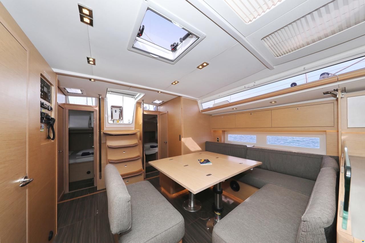 Dufour 530
