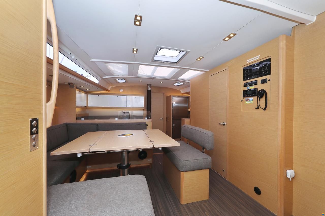 Dufour 530