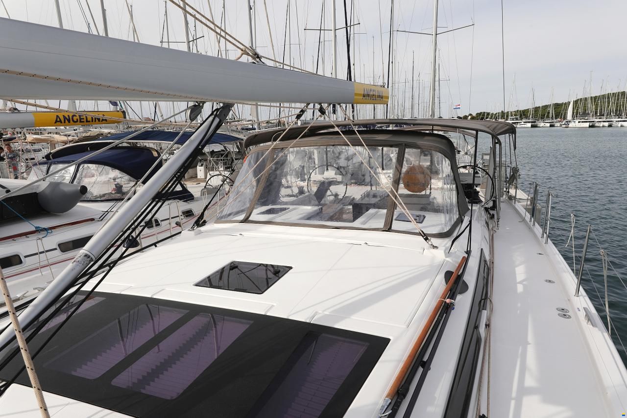 Dufour 530