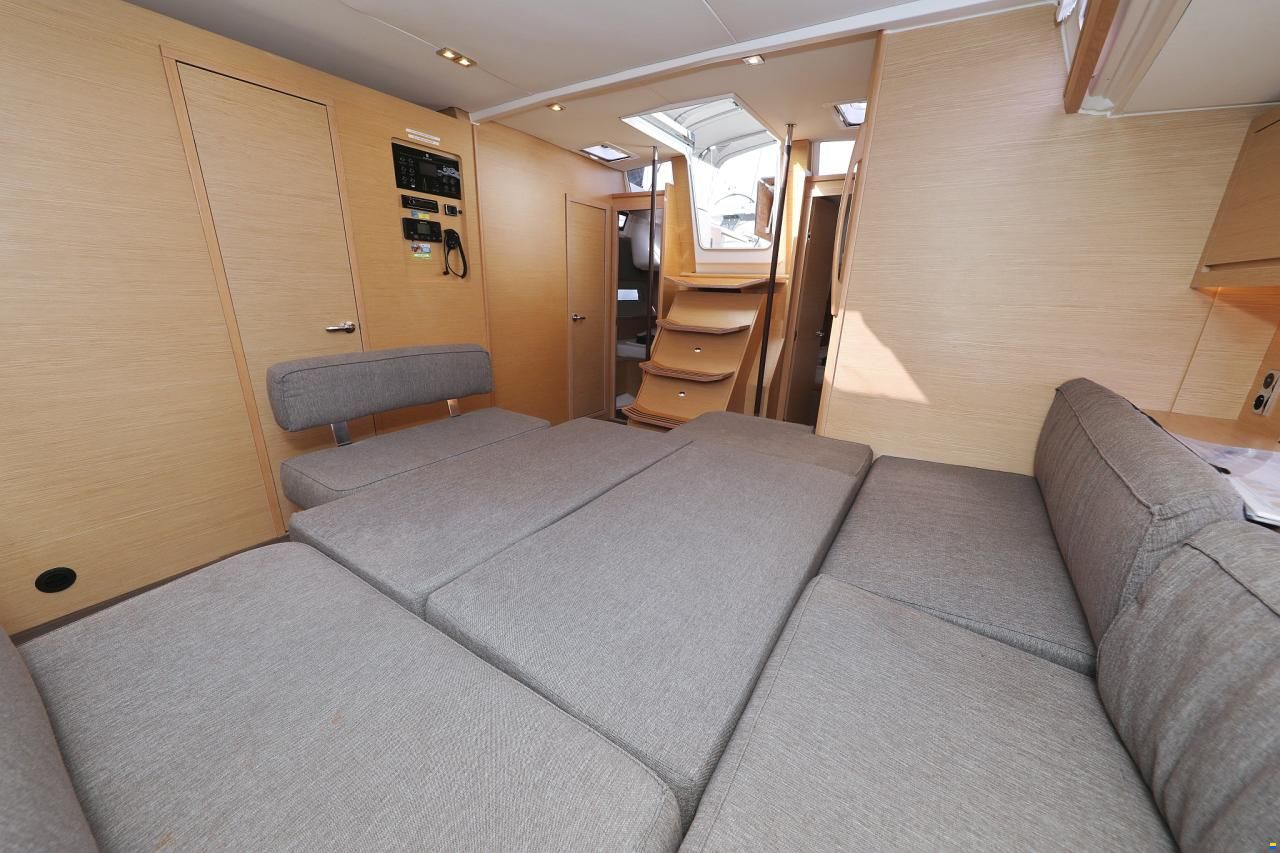 Dufour 530