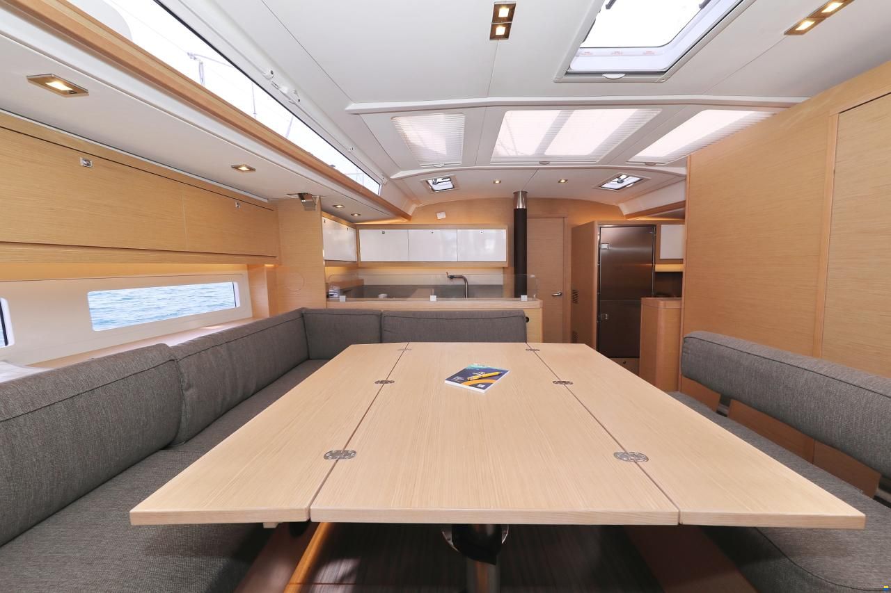 Dufour 530