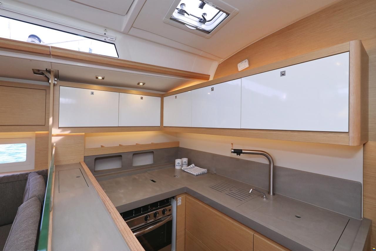 Dufour 530