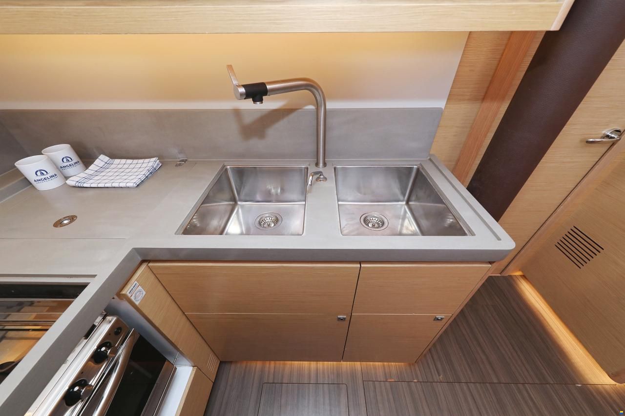 Dufour 530