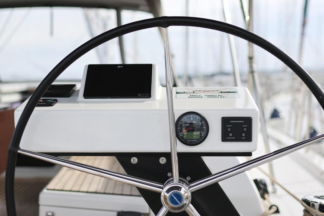 Dufour 530