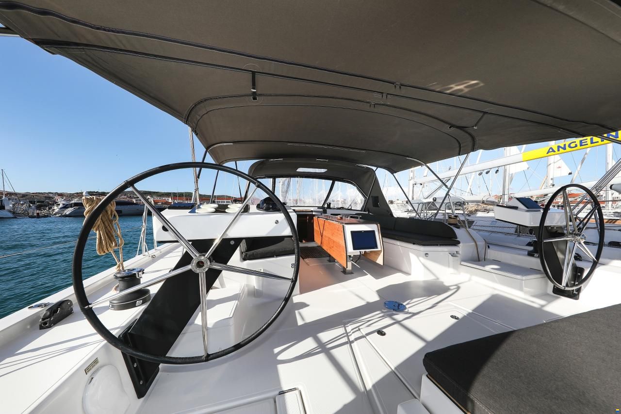 Dufour 530