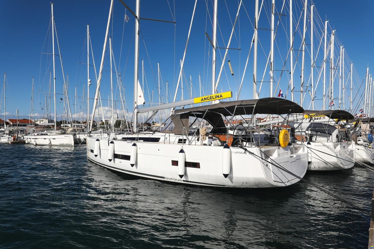 Dufour 530