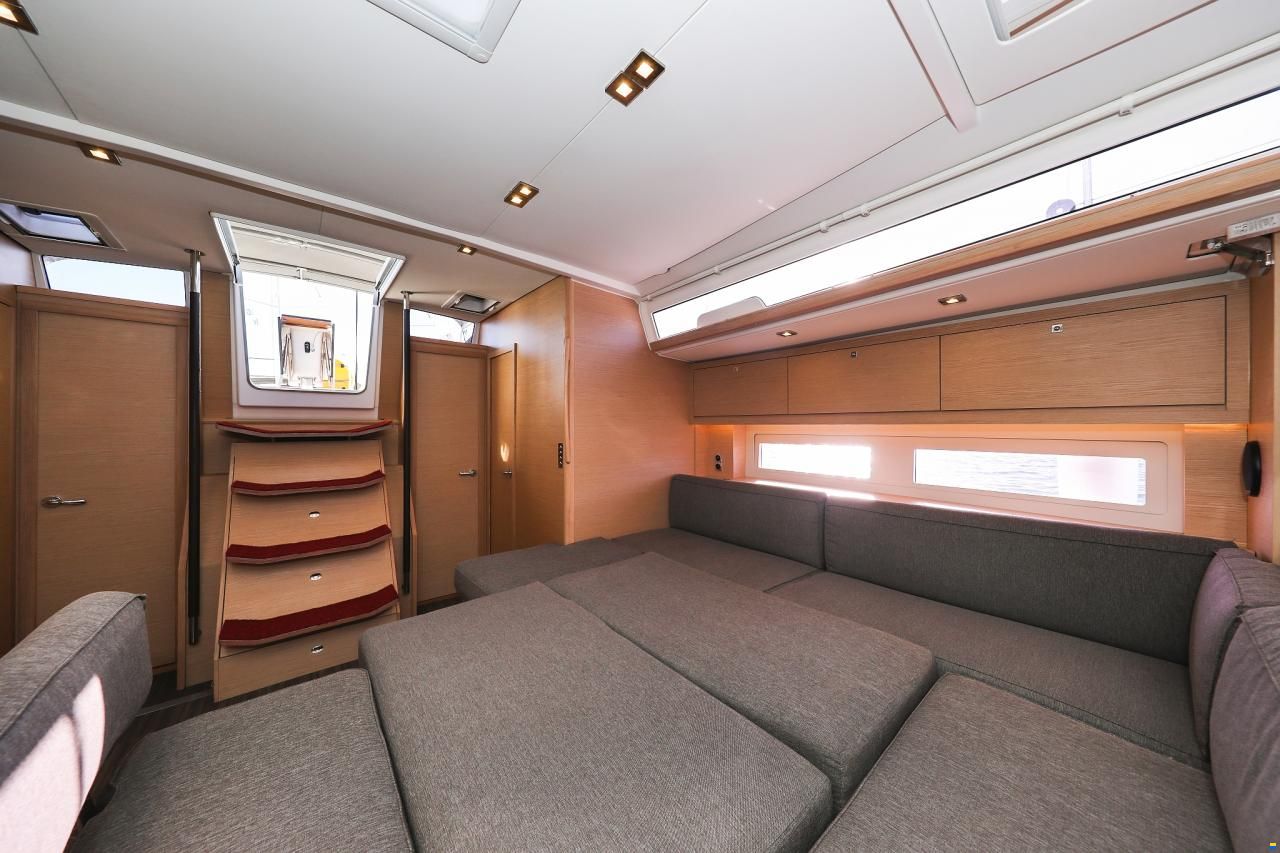 Dufour 530