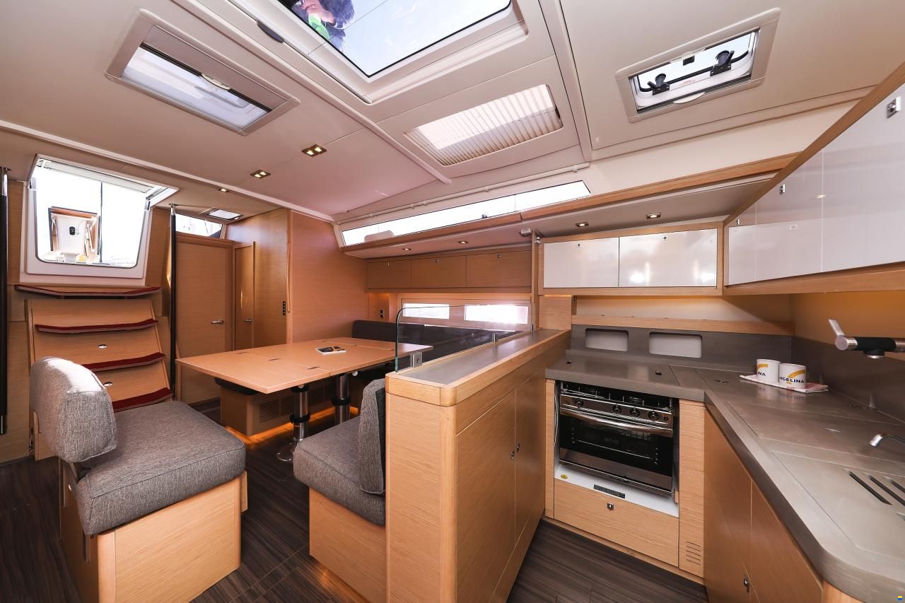 Dufour 530