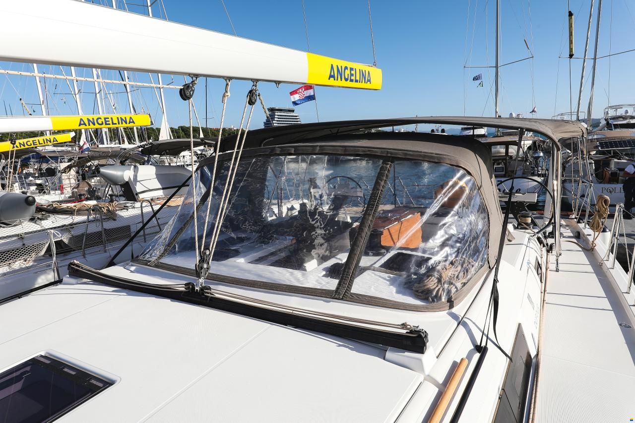 Dufour 530