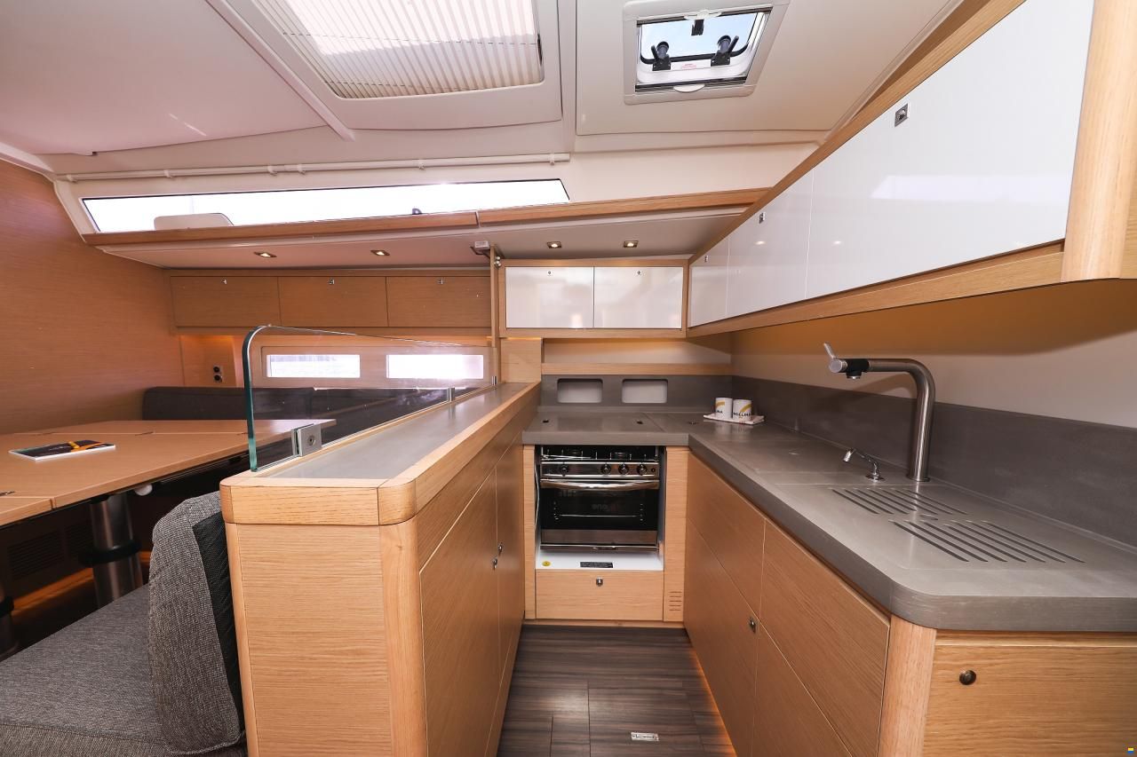 Dufour 530